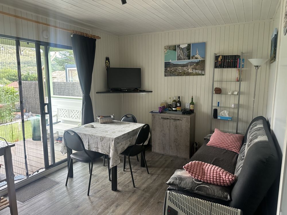 Habitation Légère de type chalet, meublée, terrasse, piscine, 2 parkings, fort potentiel locatif saisonnier