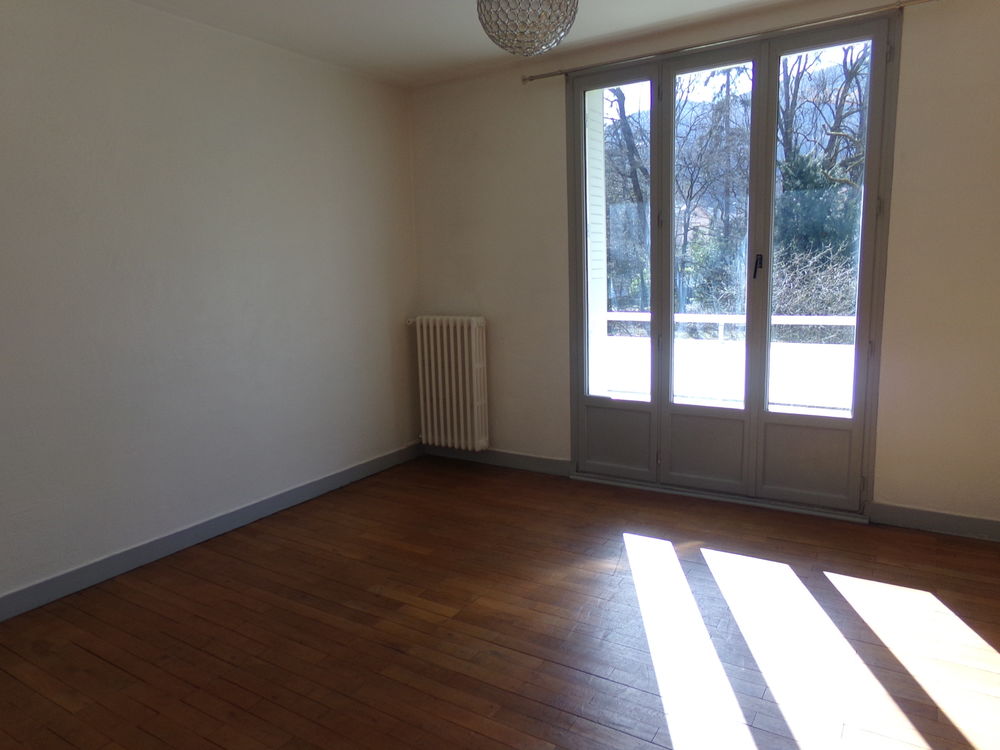 T3 + balcon GIERES