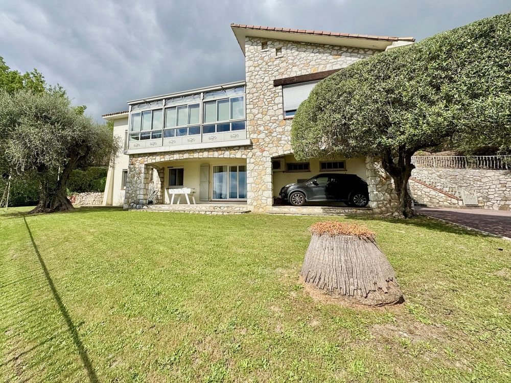 Très belle et grande Maison à Gattières