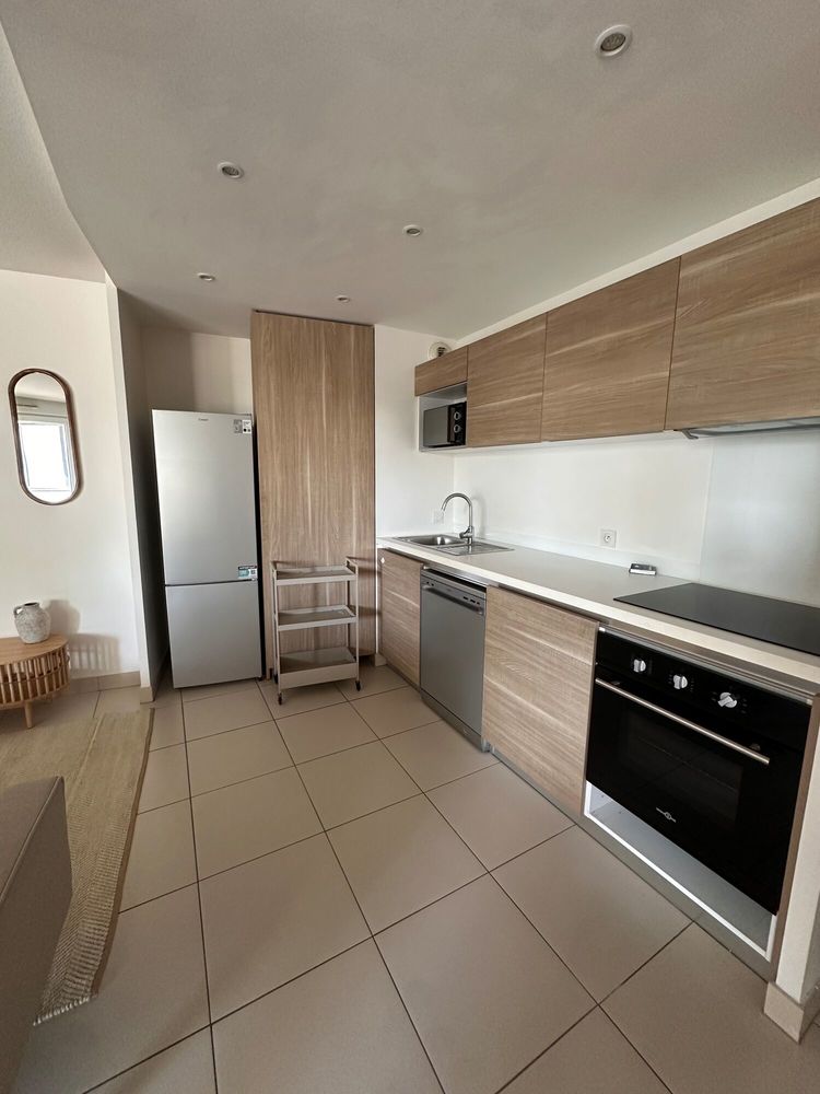 T3 MEUBLE AVEC TERRASSE TALENCE CENTRE