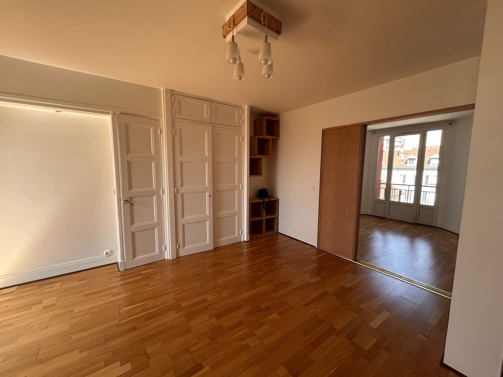 T2 CASERNE DE BONNE