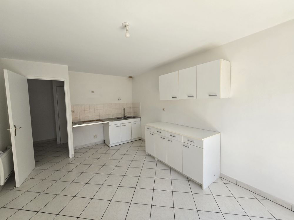 T4 avec balcons et garage SENS