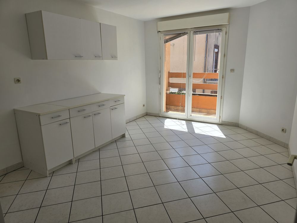 T4 avec balcons et garage SENS