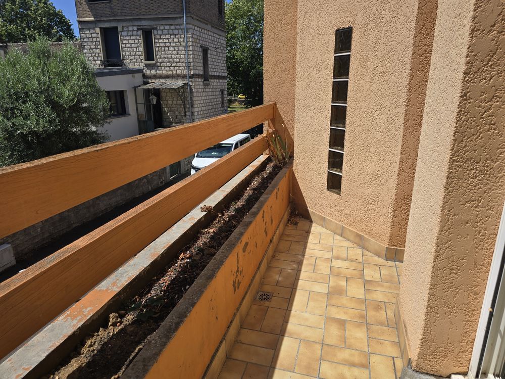 T4 avec balcons et garage SENS