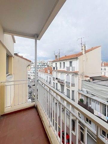 CANNES CENTRE CARNOT -T4 de 100m2 - ideal pour grande famille