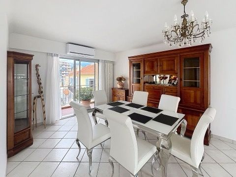CANNES CENTRE CARNOT -T4 de 100m2 - ideal pour grande famille