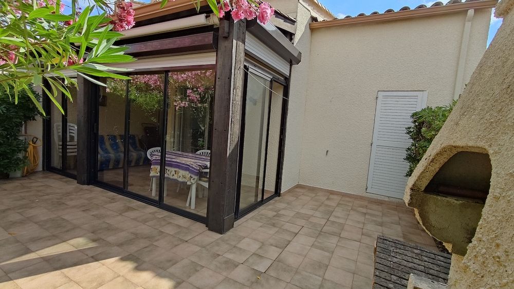 LE CAP D'AGDE : Situé secteur CLAPE / Entre la Roquille plage / Môle et le Port: Villa de 39m² (Hors véranda) au calme 3 faces.