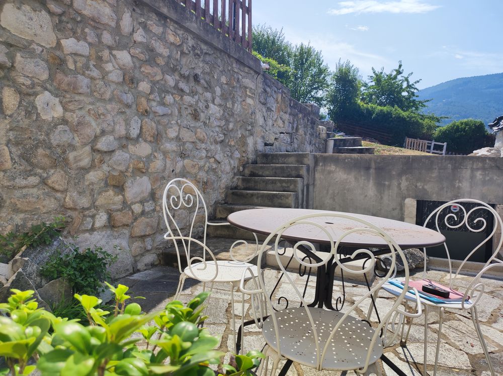 Maison de village 3 pièces avec jardin de 300 m², terrasse, garage