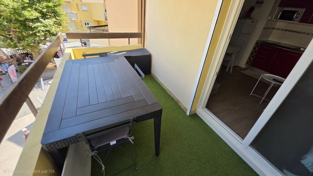 LE CAP D'AGDE : Secteur du Môle / Flânerie: Appartement rénové ( à 200m de la plage) de type STUDIO-CABINE + Terrasse/Loggia ouverte d'angle....