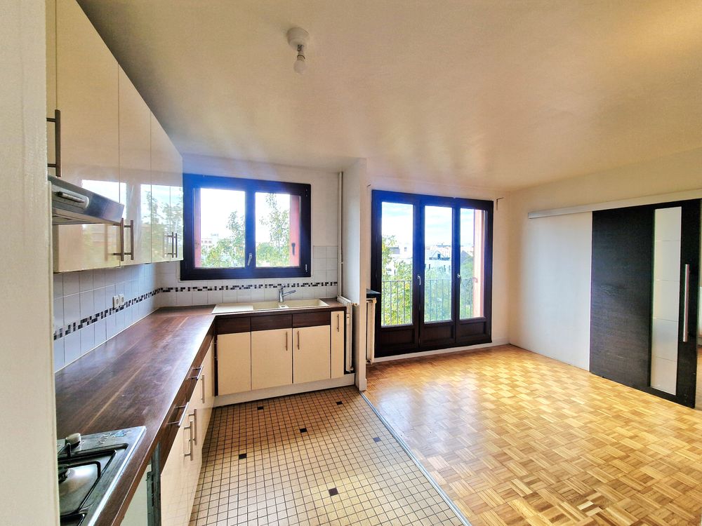 Bondy Centre – Grand 2 pièces rénové avec ascenseur, 2 balcons