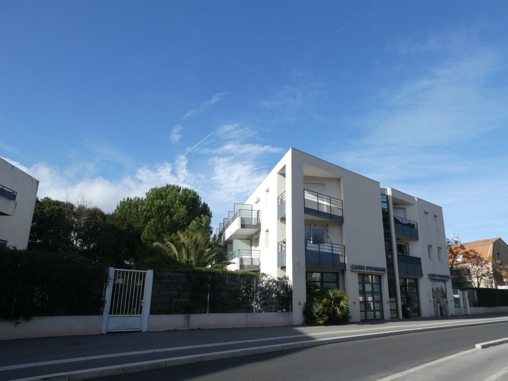 Emplacement PREMIUM Facultés Etudiants GRAND studio terrasse parking