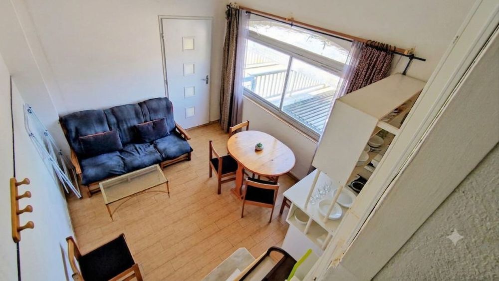 LE CAP D'AGDE: Secteur Falaises, à proximité du port et de la plage du môle (accès par la passerelle), appartement en rez de chaussée, 2 pièces/mezzanine.