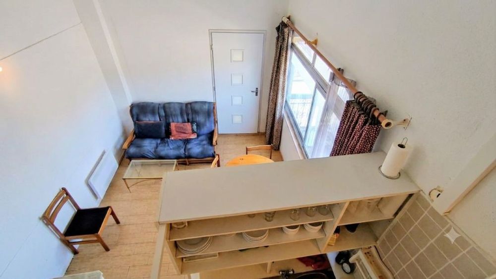 LE CAP D'AGDE: Secteur Falaises, à proximité du port et de la plage du môle (accès par la passerelle), appartement en rez de chaussée, 2 pièces/mezzanine.