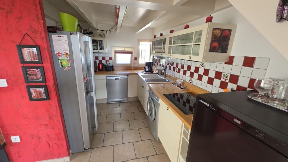 LE CAP D'AGDE: Résidence située directement aux abords de la plage de la Roquille, résidence calme de standing: Villa 4 pièces / mezzanine / 2 terrasses.