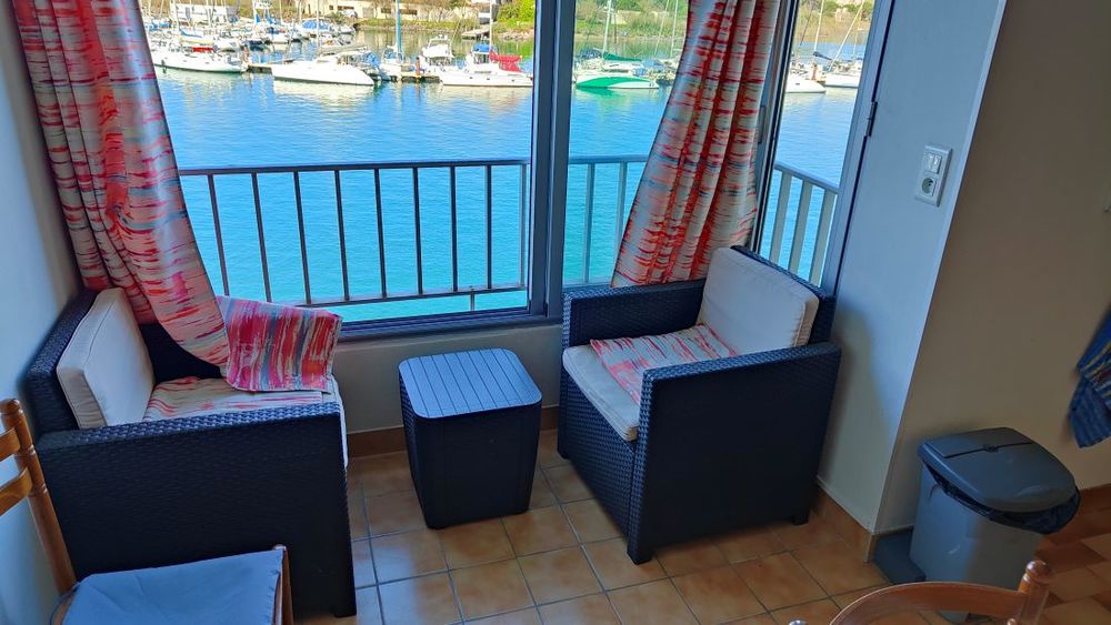 LE CAP D'AGDE: Situé sur l'île des pêcheurs, vue imprenable PORT ( exposition OUEST ). Appartement 2 pièces.
