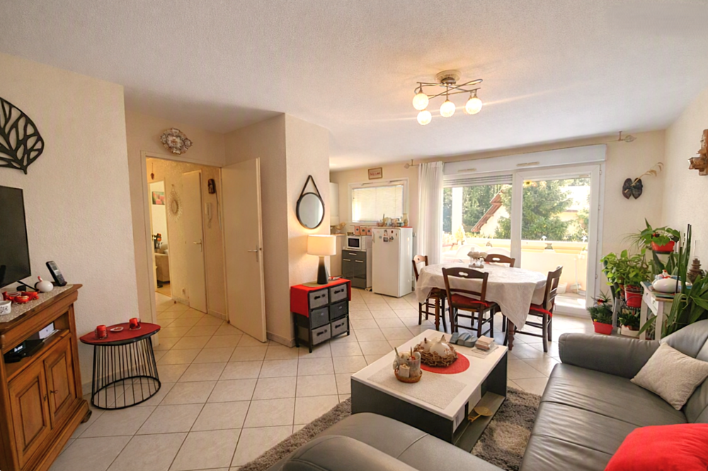 Bel appartement 3 pièces - au calme et au proche du centre