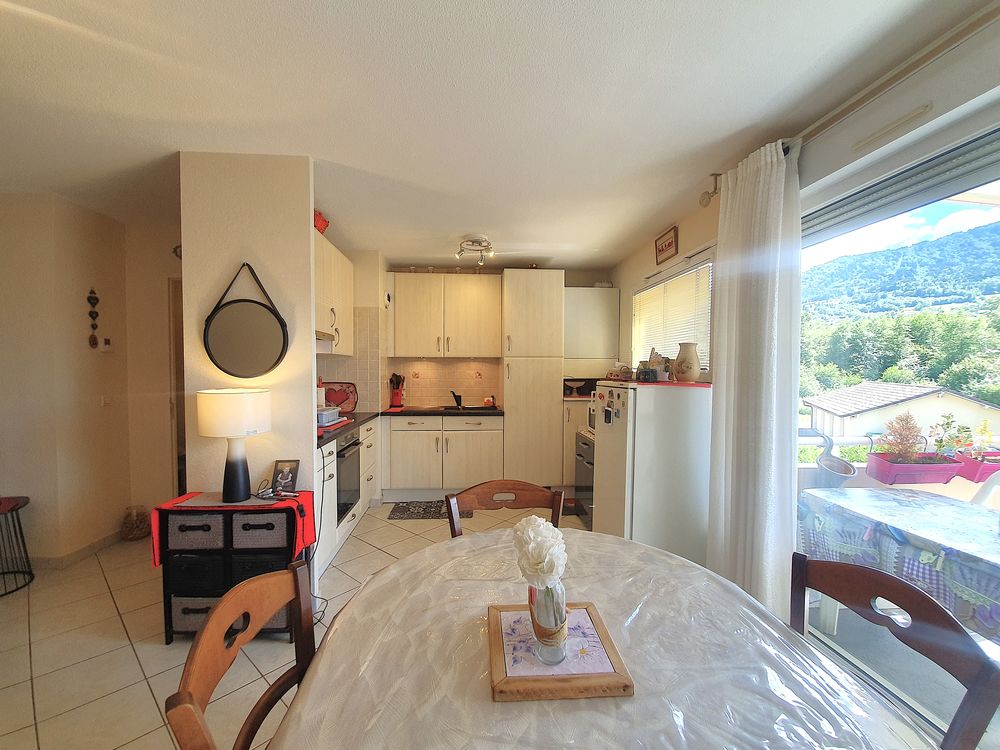 Bel appartement 3 pièces - au calme et au proche du centre