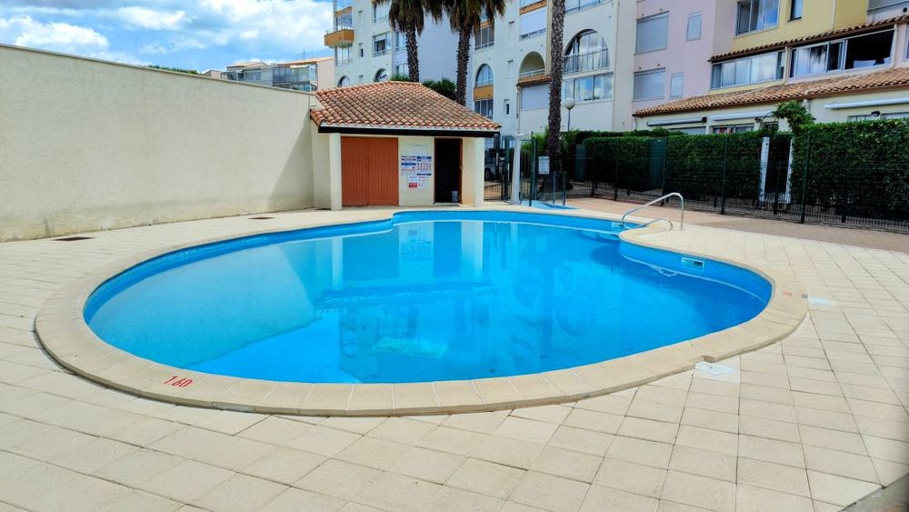 LE CAP D'AGDE - Situé au bas des falaises, Appartement 2 Pièces + Cabine ( 29,64 m² loi carrez ).