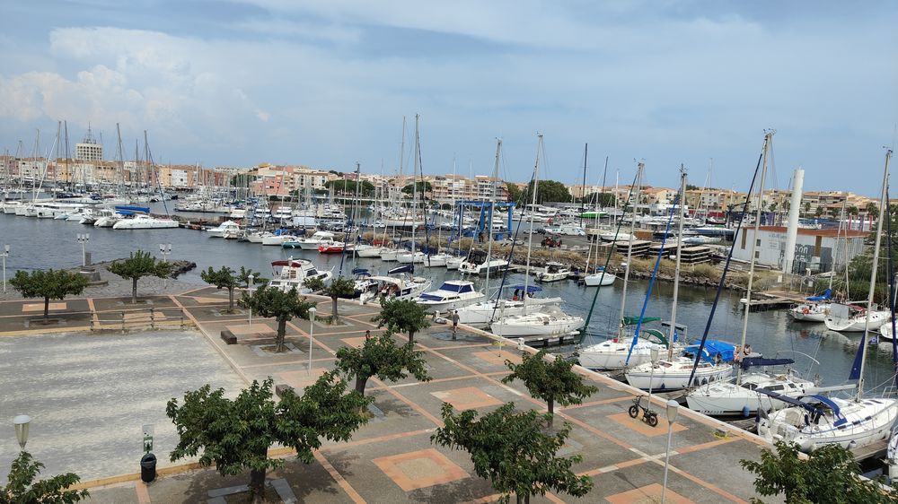 LE CAP D'AGDE : Île des pêcheurs: Appartement T3/mezzanine situé au 3ème et dernier étage (avec ascenseur).
