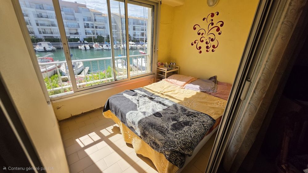 LE CAP D'AGDE - Situé sur la pointe SUD/EST de l'Île des pêcheurs: 1er étage appartement VENDU AVEC PARKING PRIVE.