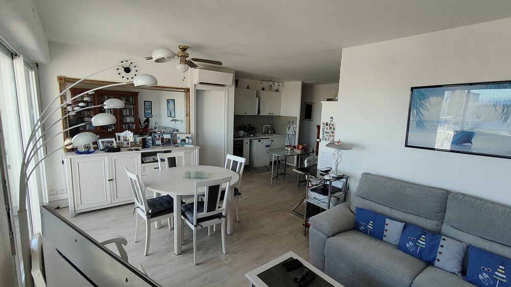 LE CAP D'AGDE:, secteur Plage du môle, Vue dégagée + mer, résidence sécurisée ravalée en 2023, appartement 3 pièces / dernier étage avec ascenseur + combles.