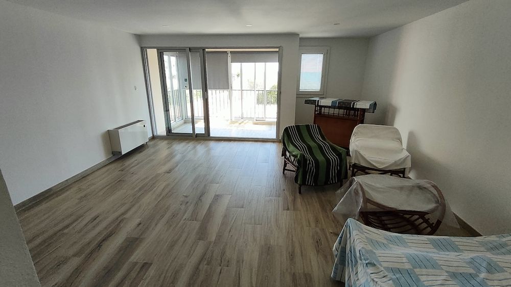 LE CAP D'AGDE : Secteur Avant Port, à 100 mètre de la plagette, (vue mer), appartement T3 + cellier, traversant et entièrement rénové