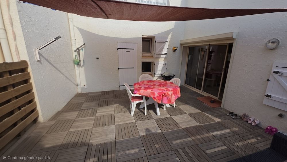 LE CAP D'AGDE : Résidence située directement aux abords de la plage de la Roquille, résidence calme de standing: Villa 4 pièces / mezzanine / 2 terrasses.
