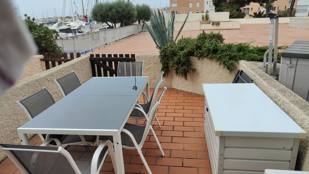 LE CAP D'AGDE: PORT studio avec terrasse de 13m², parfait état général! CLIMATISATION.