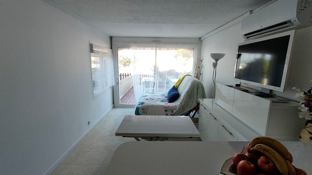LE CAP D'AGDE: PORT studio avec terrasse de 13m², parfait état général! CLIMATISATION.