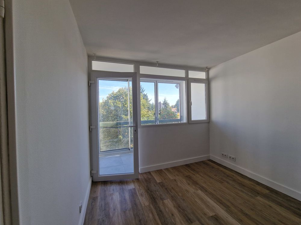 EXCLUSIVITÉ – ÉVRY-COURCOURONNES – T4 DE 83 M² RÉNOVÉ – LOGGIA FERMÉE DE 13 M² – CAVE – 4E ÉTAGE AVEC ASCENSEUR