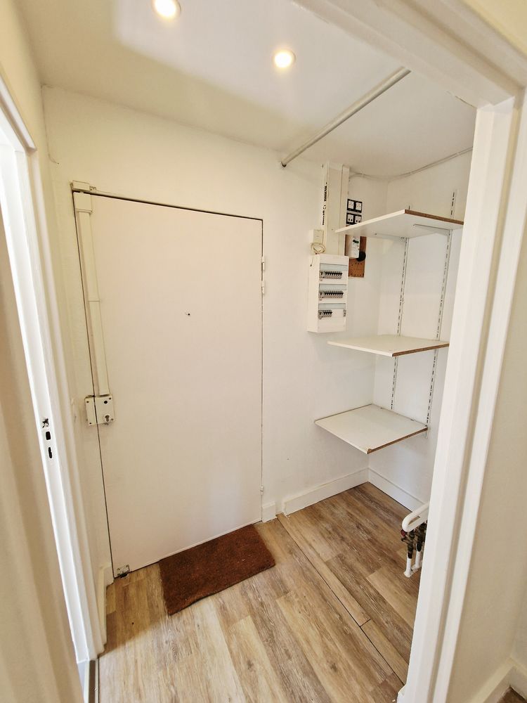 EXCLUSIVITÉ  ÉVRY-COURCOURONNES  T4 DE 83 M² RÉNOVÉ  LOGGIA FERMÉE DE 13 M²  CAVE  4E ÉTAGE AVEC ASCENSEUR