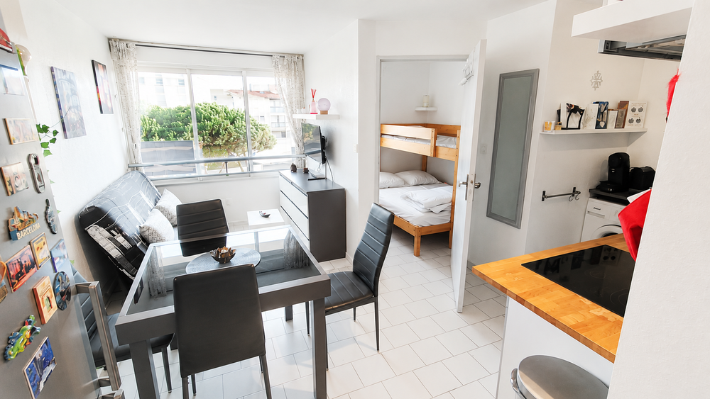 LE CAP D'AGDE : Les falaises Appartement 2 pièces + loggia vitrée./PISCINE et Ascenseur.