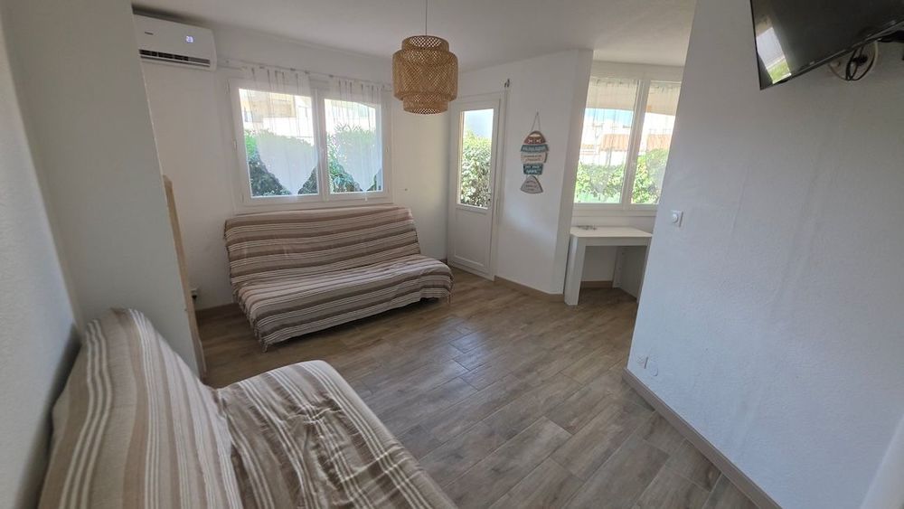 LE CAP D'AGDE: REZ DE JARDIN rénové STUDIO ( possibilité garage ) / PISCINE