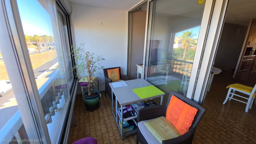 LE CAP D'AGDE Bas des falaises, grand T2 avec loggia vitrée