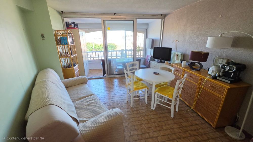 LE CAP D'AGDE Bas des falaises, grand T2 avec loggia vitrée