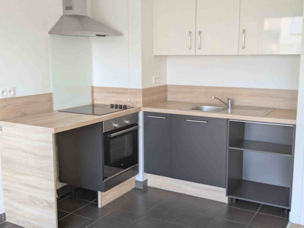 AppartemenT3 proche gare-balcon-stationnement
