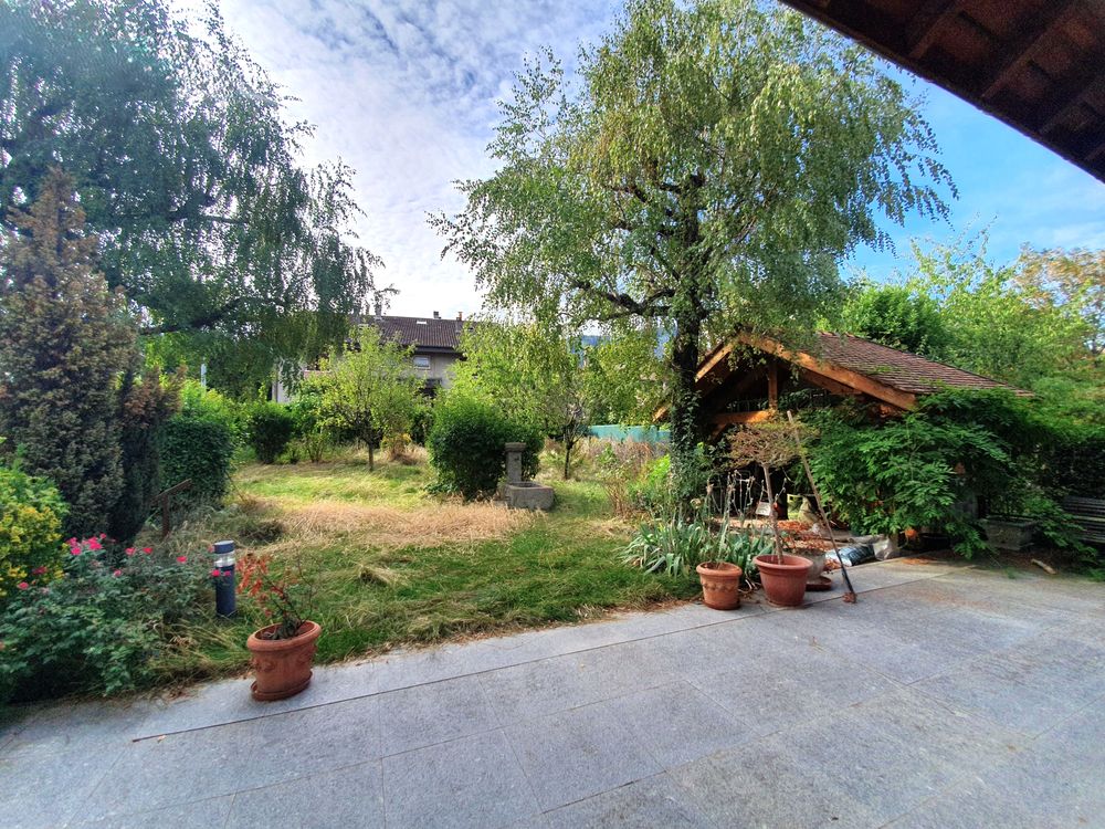 Belle propriété de 239 m² sur 600 m² de terrain - Centre Bons en Chablais