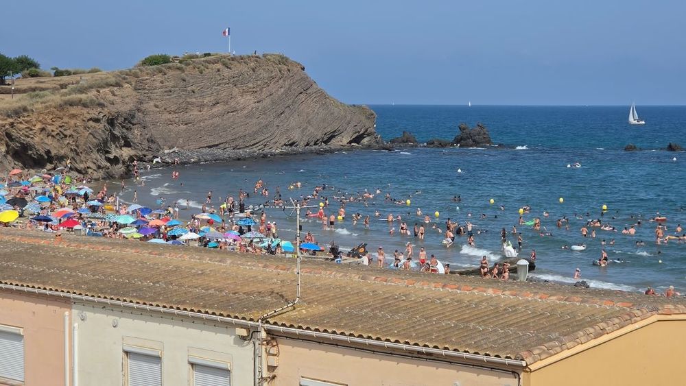LE CAP D'AGDE: Belle vue mer! Grand 2 pièces avec loggia , ascenseur et parking