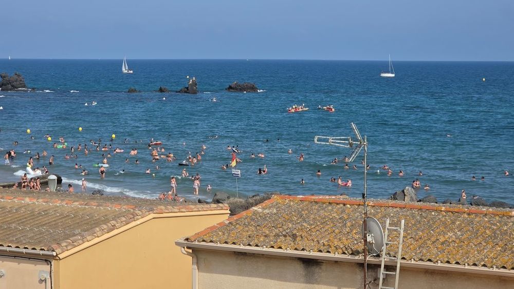 LE CAP D'AGDE: Belle vue mer! Grand 2 pièces avec loggia , ascenseur et parking