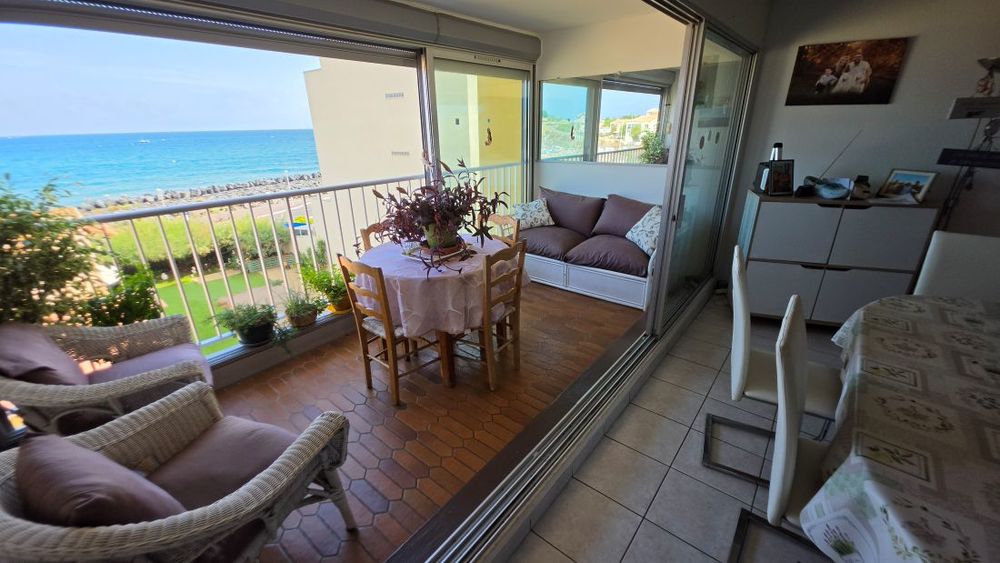 LE CAP D'AGDE: Belle vue mer! Grand 2 pièces avec loggia , ascenseur et parking