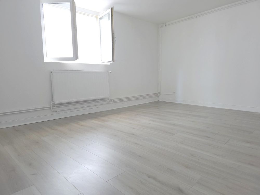SAINT NICOLAS DE PORT, appartement en duplex de type F3 de 78 m² rénové en 2024, deux chambres, quartier calme proche de toutes commodités.