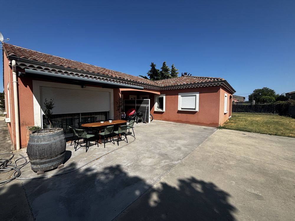 Ensemble immobilier de 156 m² avec entrepôt d'environ 400 m²