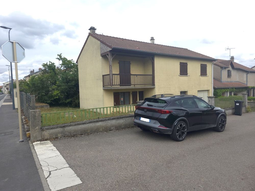 BLENOD LES PONT A MOUSSON, pavillon de 1983-1985, de type F5 dune surface habitable de 96 m², 4 chambres, jardin, grand garage.
