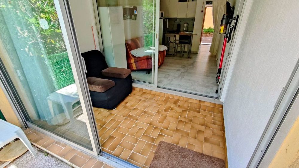 LE CAP D'AGDE: LA CLAPE rez de jardin avec jardin STUDIO + PARKING / Loggia SUD/OUEST