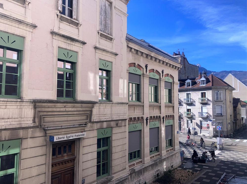T1 bis 50m² GRENOBLE Centre Tram A/B/E.