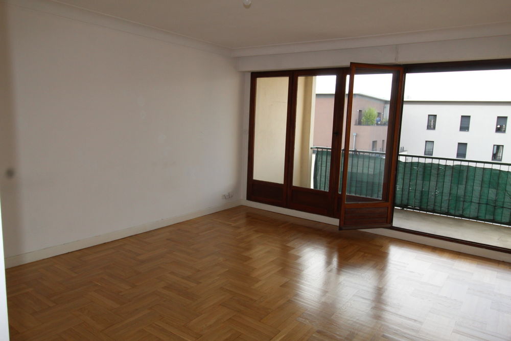 T2/T3 GD BALCON+PARKING + CHAUFFAGE COMPRIS