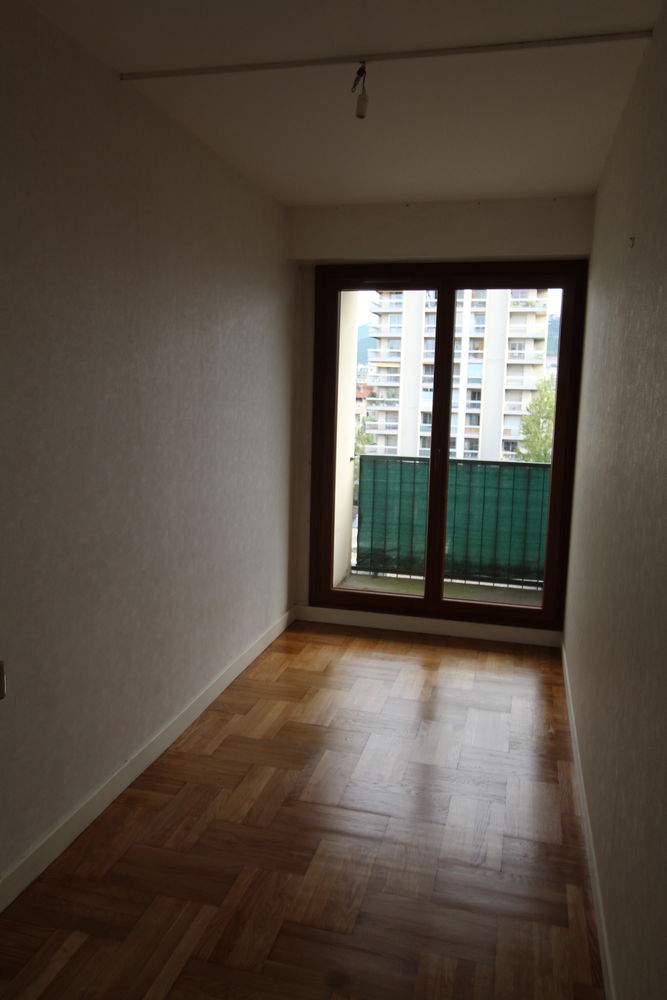 T2/T3 GD BALCON+PARKING + CHAUFFAGE COMPRIS
