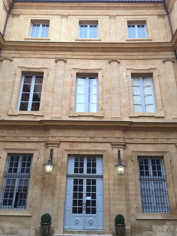 À LOUÉ APPARTEMENT TYPE 3/4 CV AIX-EN-PROVENCE