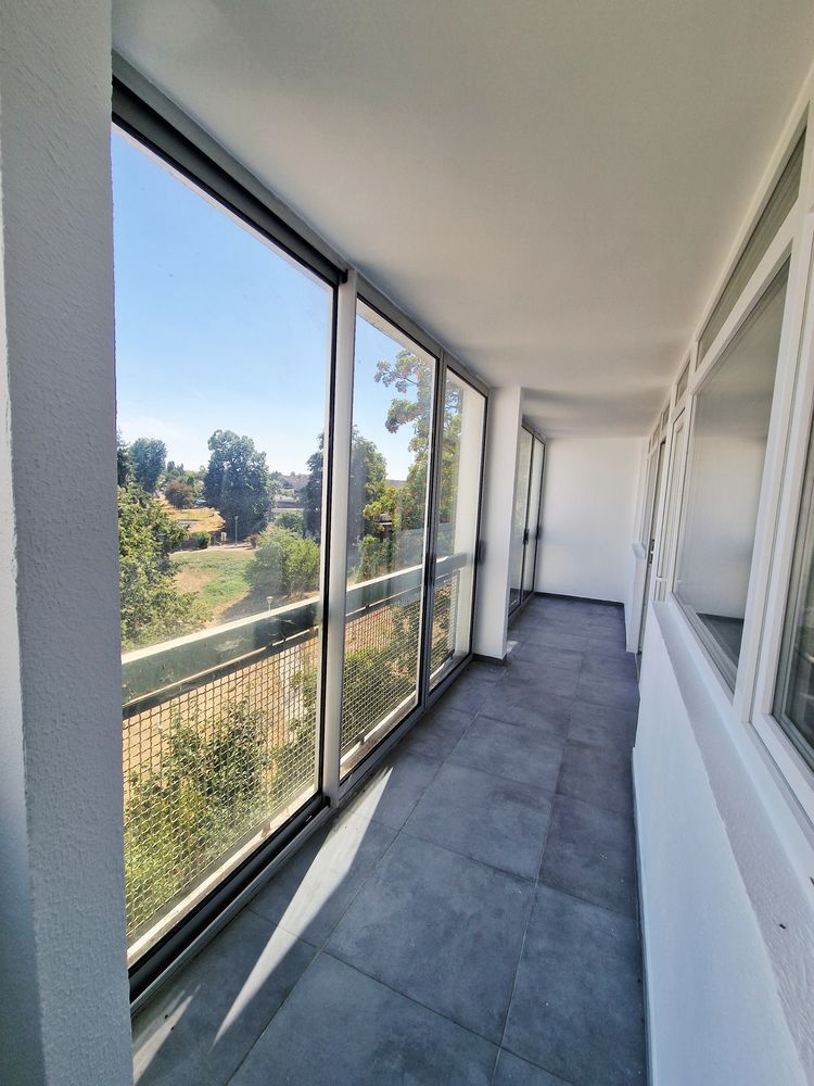 EXCLUSIVITÉ  T4 83 m² rénové avec loggia de 13 m²  Cave  Ascenseur