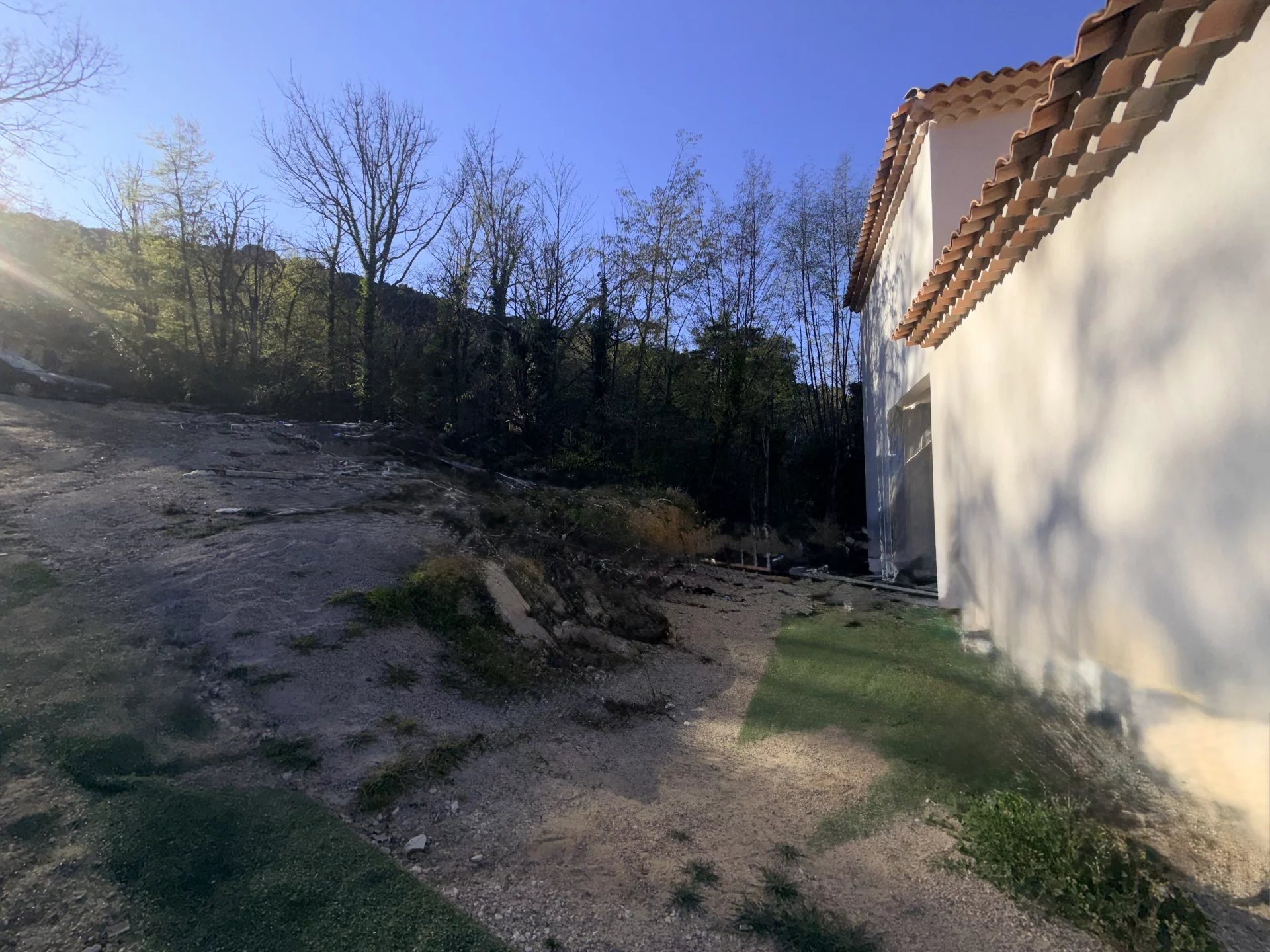 Opportunité rare à Tourrettes Levens !!!! Maison à finir avec vu